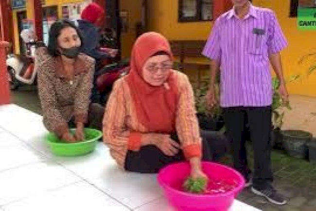 Proses  Pembuatan Biosaka oleh BPP Gantiwarno