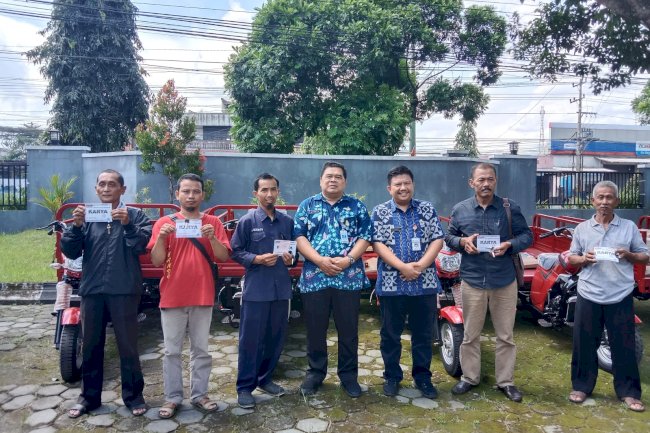 Sebanyak 5 Poktan Tembakau Terima Bantuan Alat Angkut Hasil Panen