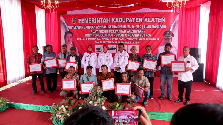 Penyerahan Puluhan ALSINTAN oleh Bupati Klaten