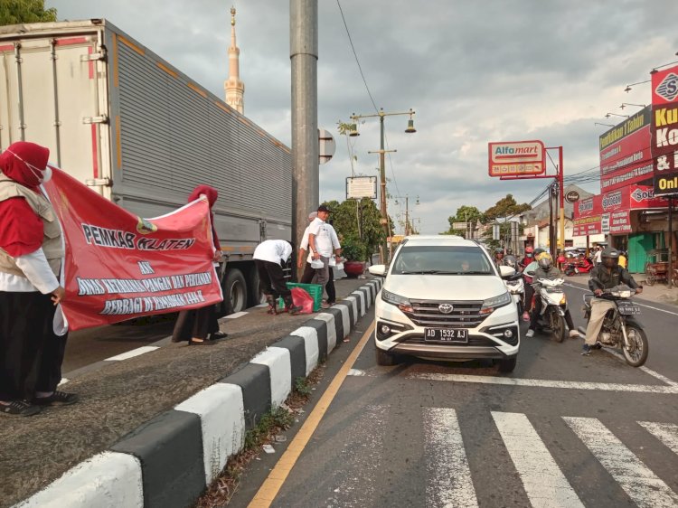 DKPP Klaten berbagi Takjil