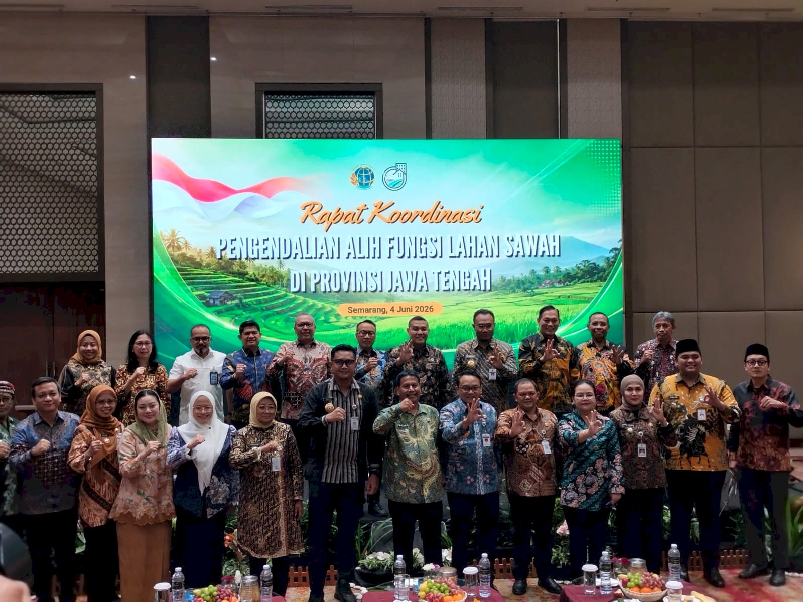 KEPALA DKPP DAMPINGI BUPATI KLATEN DALAM RAKOOR PENGENDALIAN ALIH FUNGSI LAHAN SE-JATENG