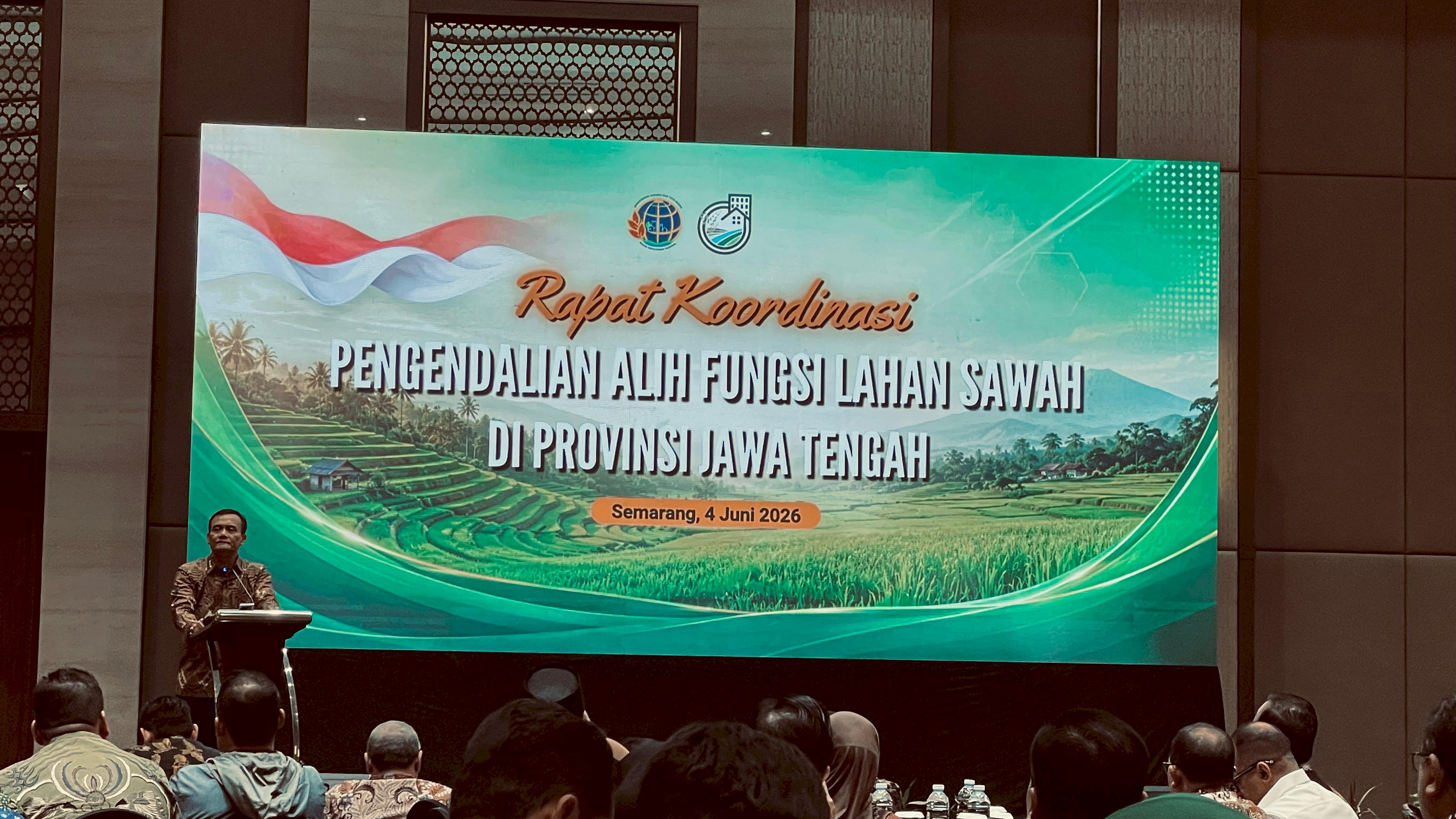 KEPALA DKPP DAMPINGI BUPATI KLATEN DALAM RAKOOR PENGENDALIAN ALIH FUNGSI LAHAN SE-JATENG
