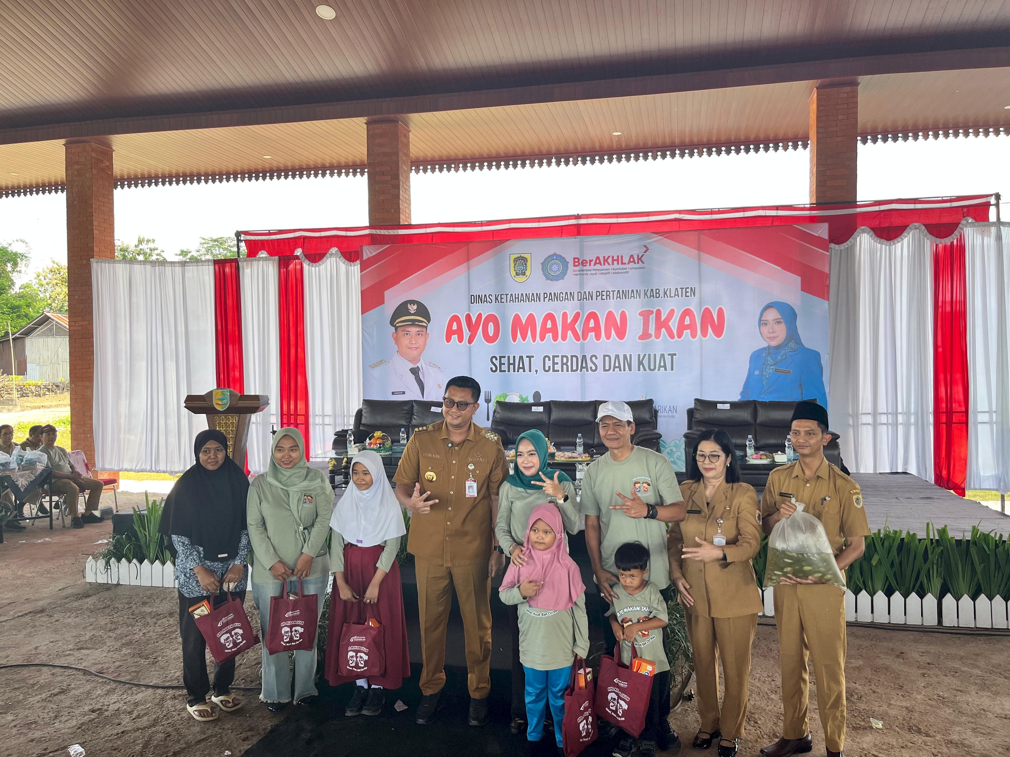 GERAKAN MEMASYARAKATKAN MAKAN IKAN (GEMARIKAN)