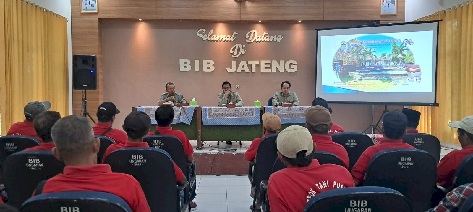 KUNJUNGAN POKTAN PUSPASARI KE BALAI INSEMINASI BUATAN (BIB) UNGARAN PROV JATENG