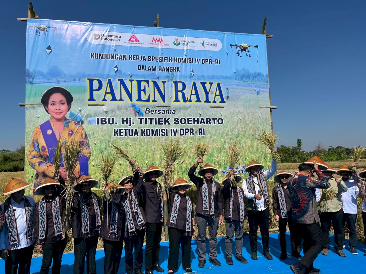 DKPP Klaten Mendampingi Kunjungan Kerja Spesifik Komisi IV DPR RI dalam Kegiatan Panen Raya