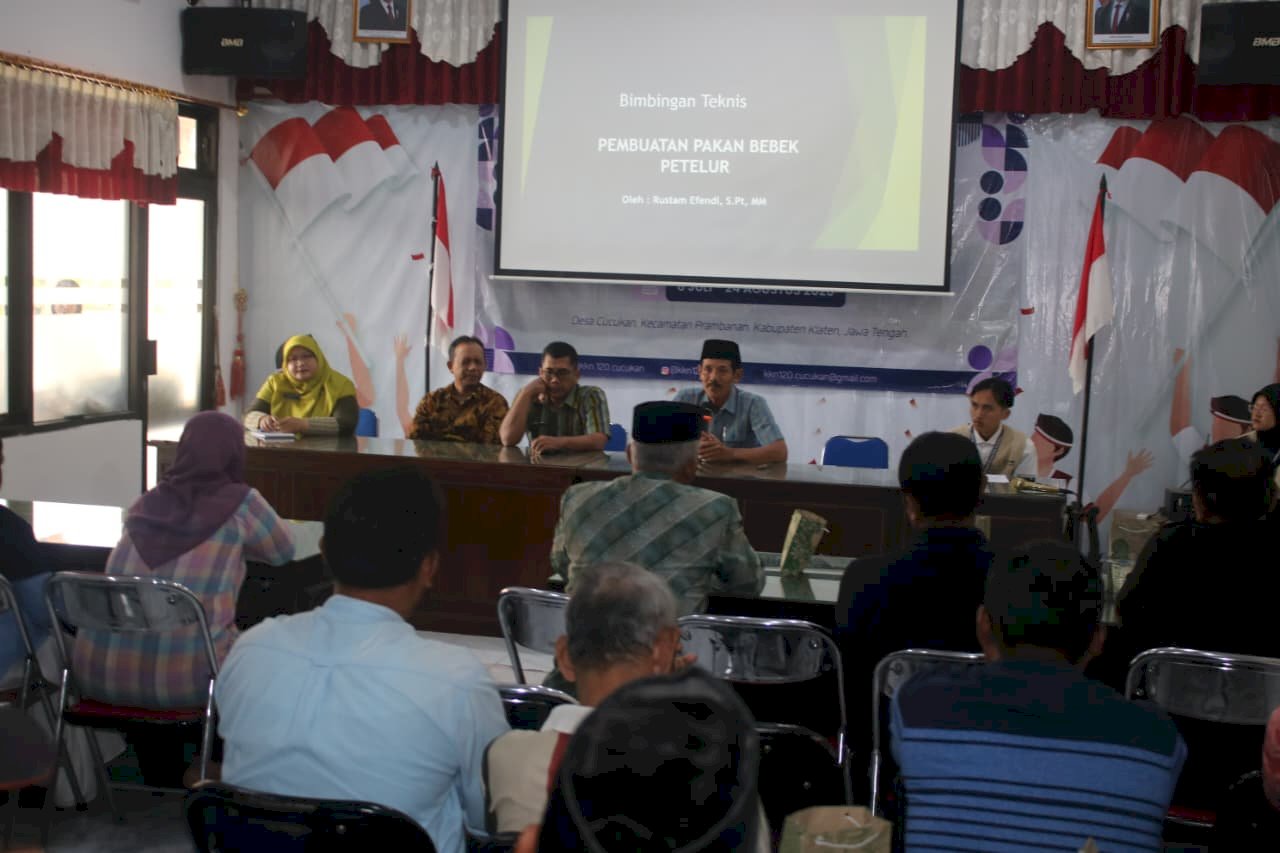 Mahasiswa KKN UIN dan DKPP Klaten Gelar Pelatihan & Bimtek Pembuatan Pakan Bebek di Desa Cucukan Prambanan