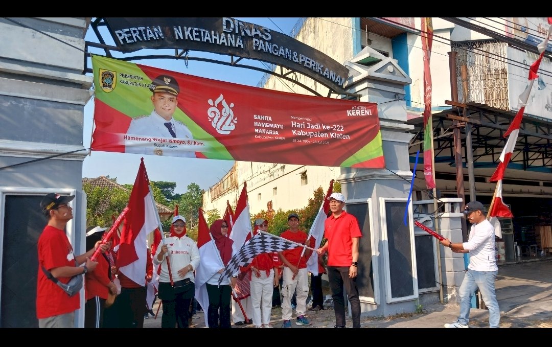 Keluarga Besar DKPP Klaten Meriahkan HUT Ke-222 Klaten dan HUT Ke-81  RI Lewat Jalan Sehat