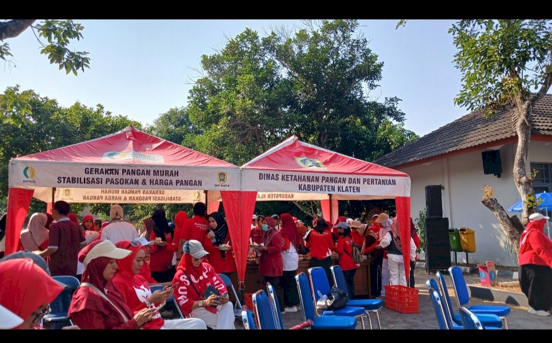 Keluarga Besar DKPP Klaten Meriahkan HUT Ke-222 Klaten dan HUT Ke-81  RI Lewat Jalan Sehat