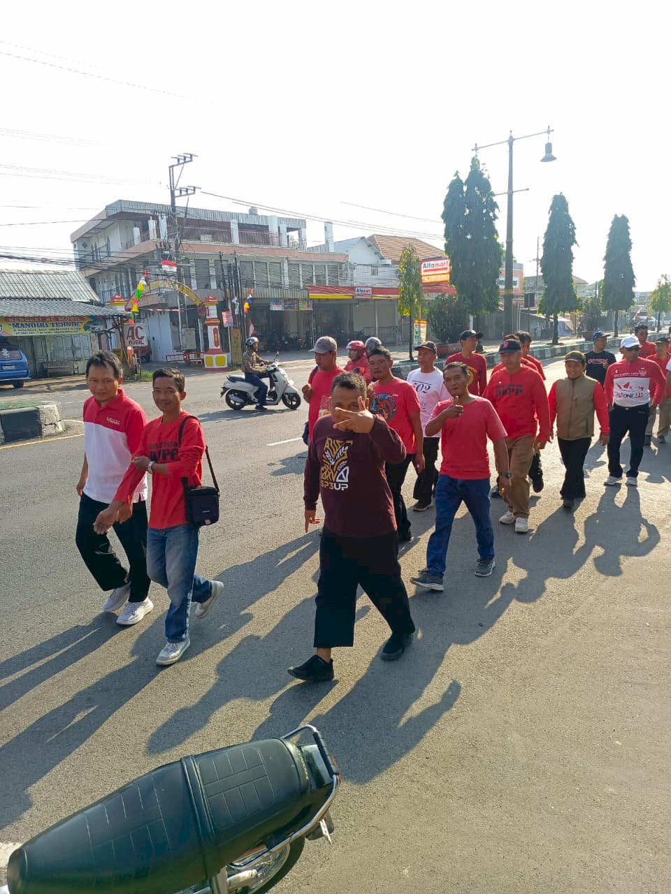 Keluarga Besar DKPP Klaten Meriahkan HUT Ke-222 Klaten dan HUT Ke-81  RI Lewat Jalan Sehat