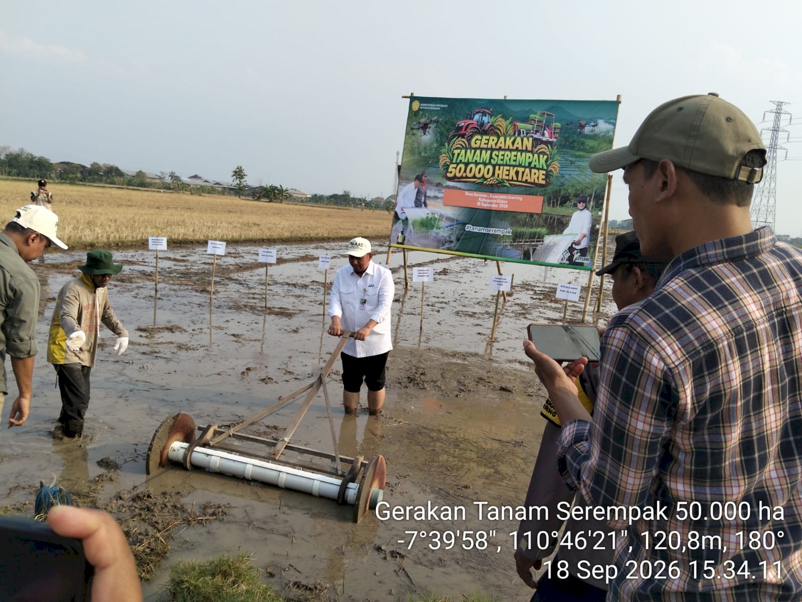 Gerakan Tanam Serempak dan Penyerahan Bantuan Pompa Air di Juwiring - Klaten Sukseskan Gertam 50.000 Ha